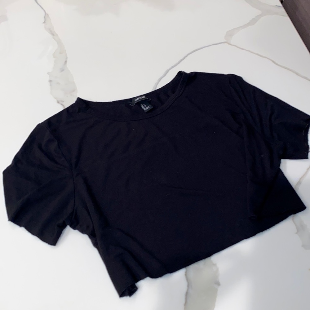 FOREVER 21 black cutoff crop t-shirt
